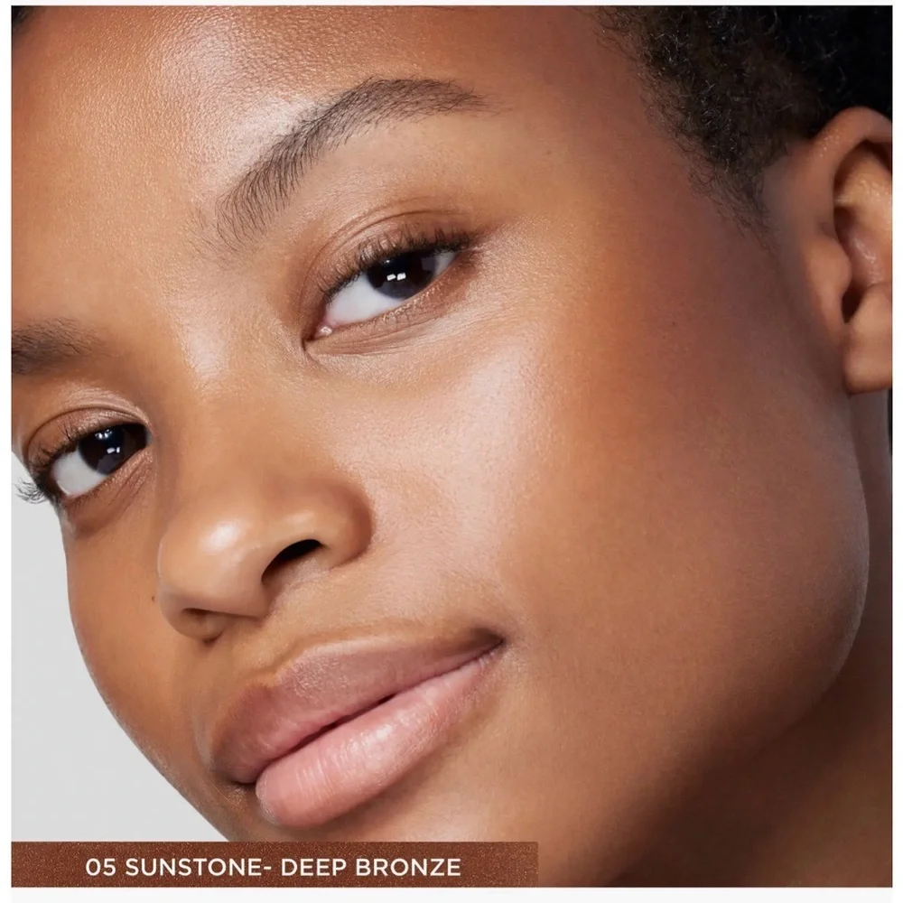 Bronzer by Laura Mercier Sunstone tinted moisturizer bronzer